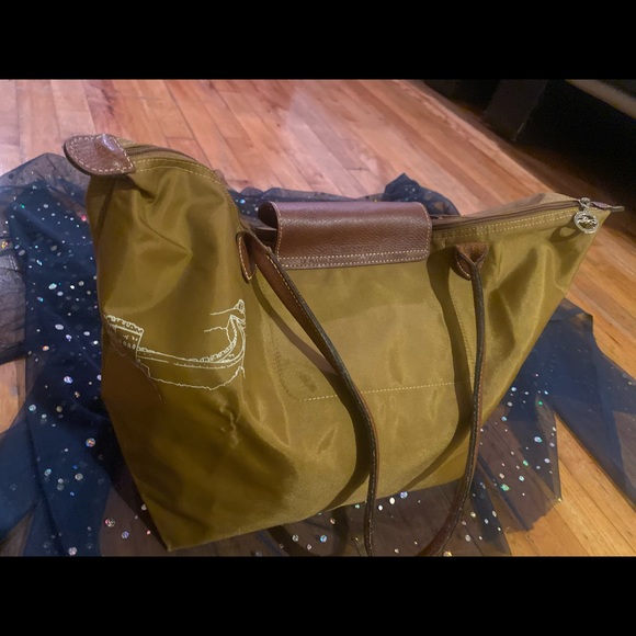 SOLD - LONGCHAMP MUSTARD GOLD GREAT WALL CITY LMTD CHINA Tote RARE LUX Lrg - Picture 8 of 16